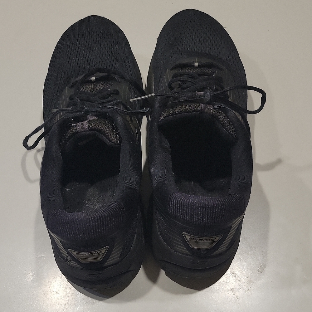 Brooks Men's Black Athletic Shoes Size 13
